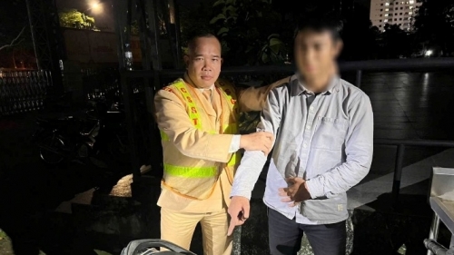 Dừng xe kiểm tra, 141 phát hiện nam thanh niên “phê” cần sa giữa đêm