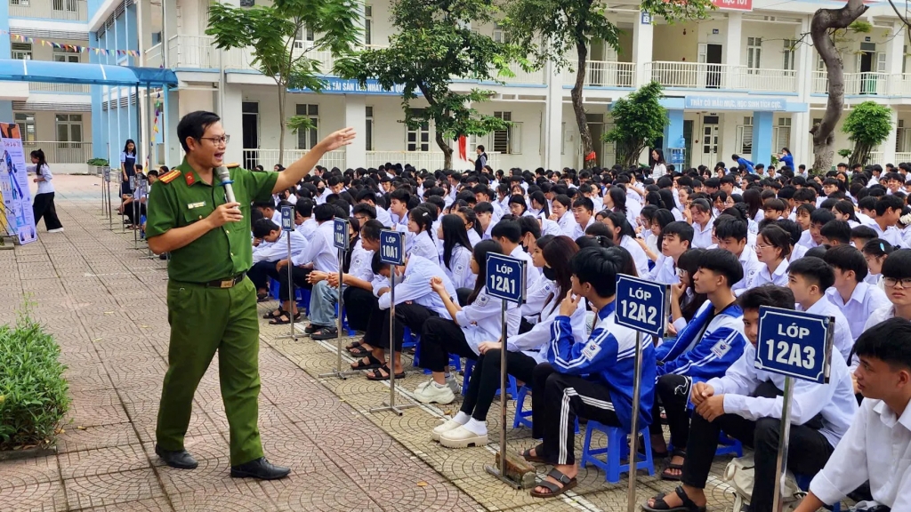 Xây dựng xã hội kỷ cương, văn minh từ cơ sở Xây dựng xã hội kỷ cương, văn minh từ cơ sở