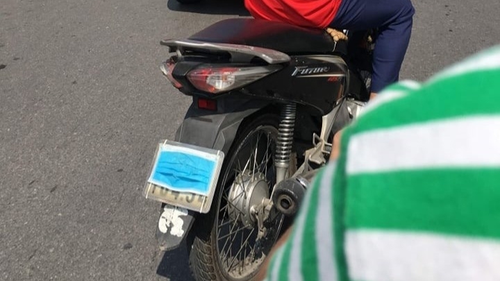 Đề xuất tăng nặng mức xử phạt hành vi che biển số để “qua mặt” camera AI