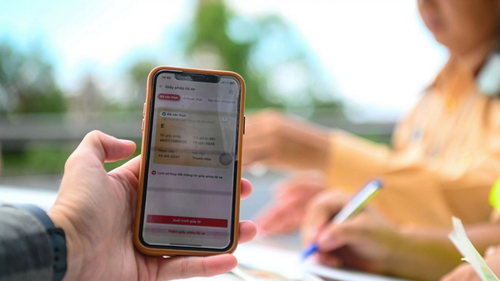 Hà Nội triển khai cao điểm 60 ngày – đêm làm sạch dữ liệu đăng ký xe và giấy phép lái xe