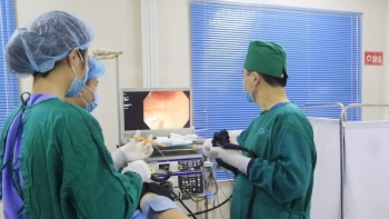 Người phụ nữ nhập viện cấp cứu sau khi ăn yến chưng táo đỏ