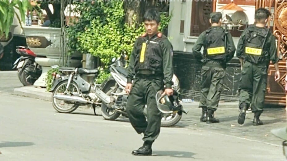 Gần 100 cảnh sát kiểm tra biệt phủ của bà chủ thẩm mỹ viện Mailisa ở TP Hồ Chí Minh