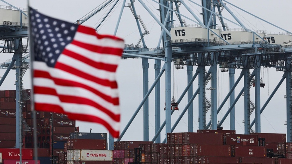 Mỹ ký hàng loạt thỏa thuận thương mại mới nhằm giảm áp lực chi phí cho người tiêu dùng