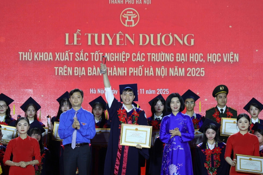 Hà Nội luôn coi trọng tri thức, đề cao vai trò của nguồn nhân lực chất lượng cao