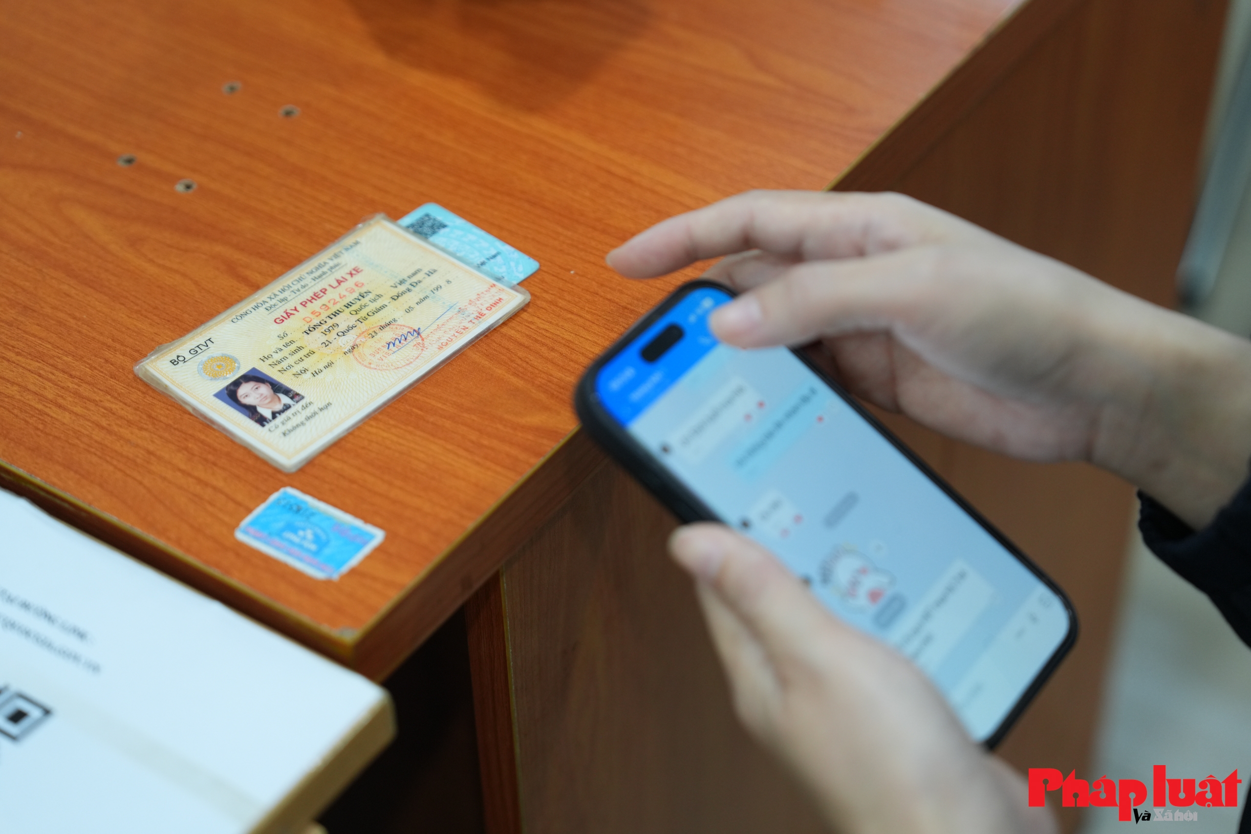 Công an Hoàn Kiếm: Gần dân, giúp dân cập nhật dữ liệu phương tiện, giấy phép lái xe