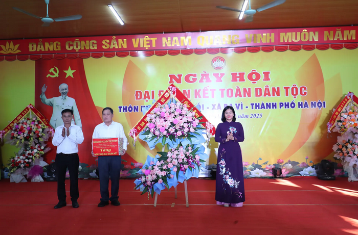 Bí thư Thành ủy Hà Nội Nguyễn Duy Ngọc dự Ngày hội Đại đoàn kết toàn dân tộc tại Ba Vì
