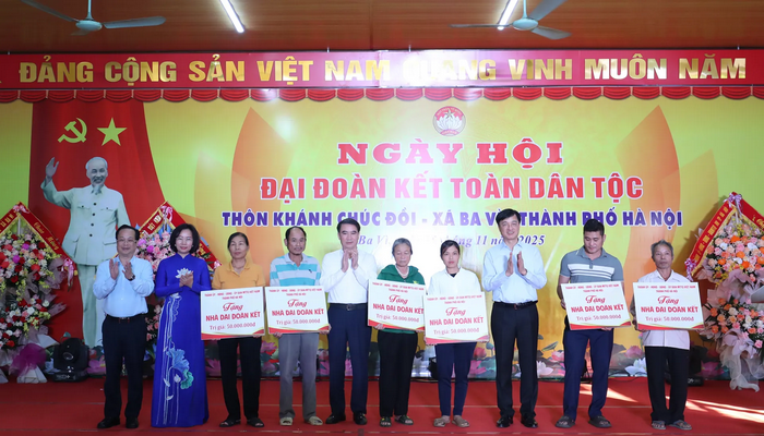 Bí thư Thành ủy Hà Nội Nguyễn Duy Ngọc dự Ngày hội Đại đoàn kết toàn dân tộc tại Ba Vì