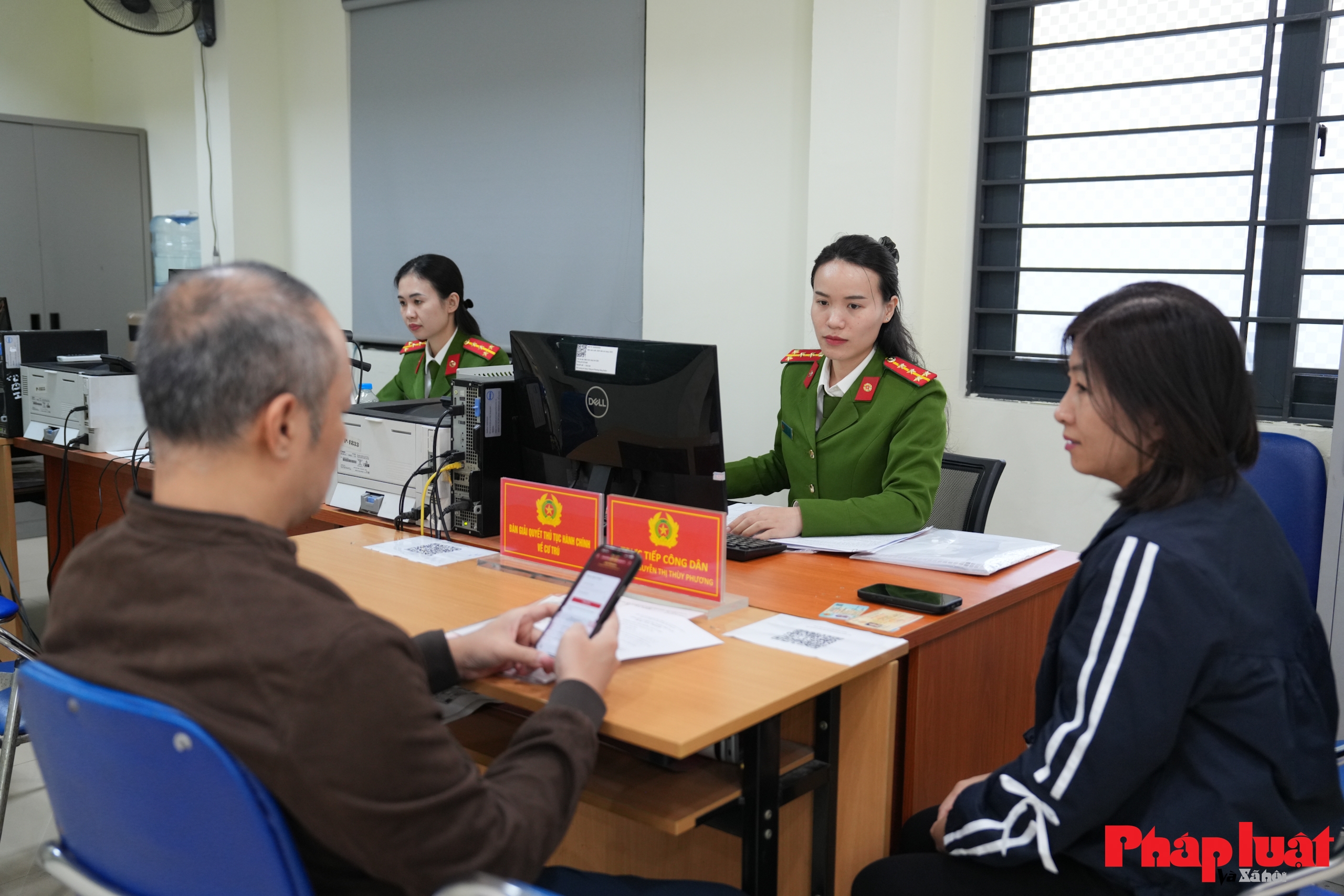 Công an Hoàn Kiếm: Gần dân, giúp dân cập nhật dữ liệu phương tiện, giấy phép lái xe