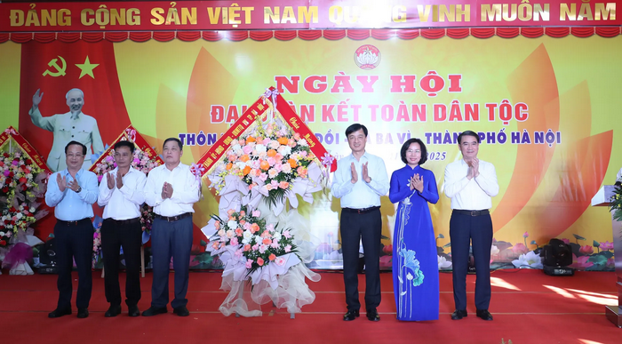 Bí thư Thành ủy Hà Nội Nguyễn Duy Ngọc dự Ngày hội Đại đoàn kết toàn dân tộc tại Ba Vì
