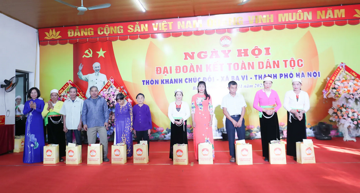 Bí thư Thành ủy Hà Nội Nguyễn Duy Ngọc dự Ngày hội Đại đoàn kết toàn dân tộc tại Ba Vì