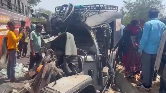 2 vụ tai nạn giao thông xảy ra trong đêm khiến 10 người tử vong