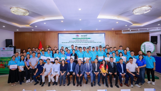 Đào tạo về dinh dưỡng thể thao nâng cao cho các huấn luyện viên và cầu thủ bóng đá