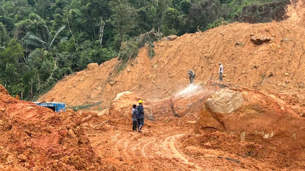 Tập trung ứng phó mưa lũ, đặt nhiệm vụ bảo đảm an toàn tính mạng cho Nhân dân lên trên hết, trước hết