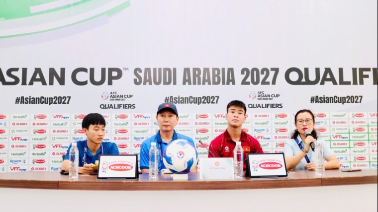 HLV Kim Sang Sik kỳ vọng Xuân Son ghi bàn ở trận gặp Lào