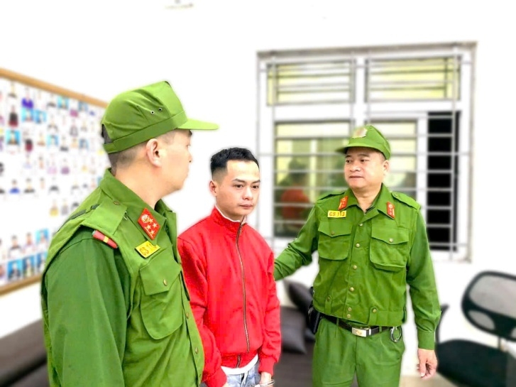 Đối tượng truy nã bị bắt giữ. Ảnh: CQCA