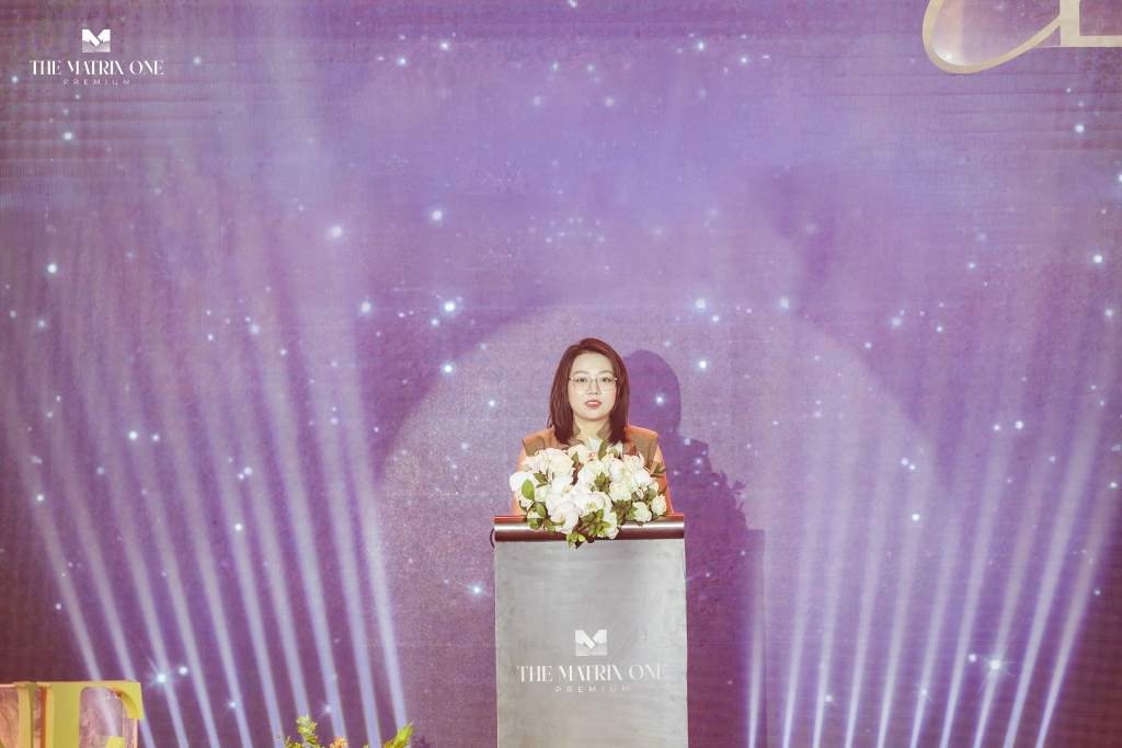 Bà Nguyễn Thị Hồng Nhung – Giám đốc Kinh doanh dự án gửi lời tri ân đến toàn thể khách hàng Bà Nguyễn Thị Hồng Nhung – Giám đốc Kinh doanh dự án gửi lời tri ân đến toàn thể khách hàng