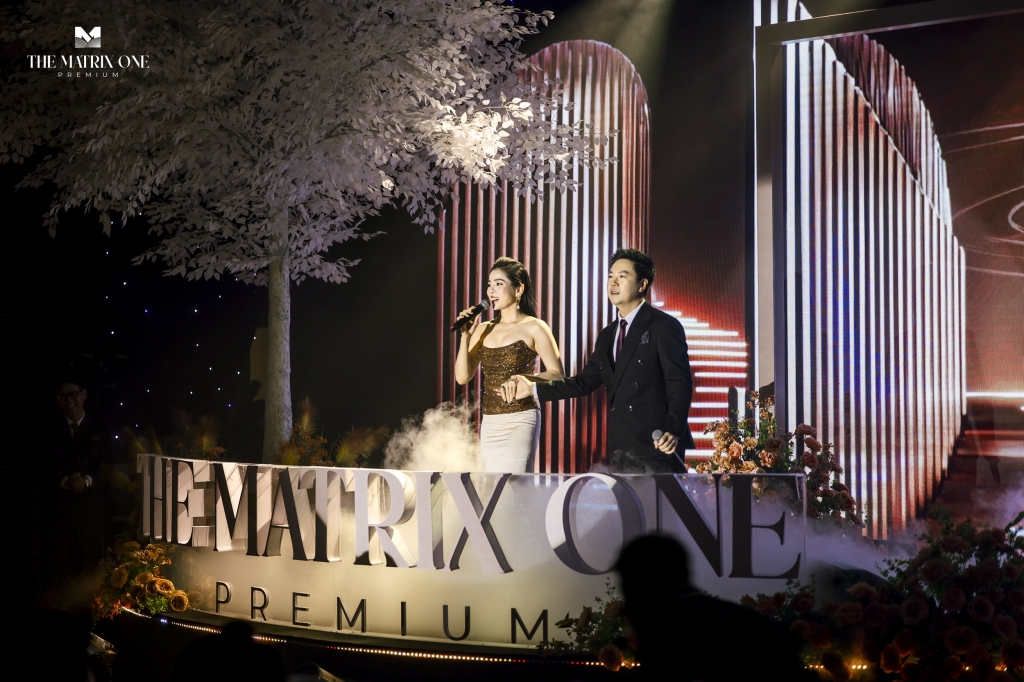 Ca sỹ Lệ Quyên, Lê Hiếu đem đến không gian nghệ thuật sâu lắng trong sự kiện tri ân khách hàng dự án The Matrix One Premium Ca sỹ Lệ Quyên, Lê Hiếu đem đến không gian nghệ thuật sâu lắng trong sự kiện tri ân khách hàng dự án The Matrix One Premium