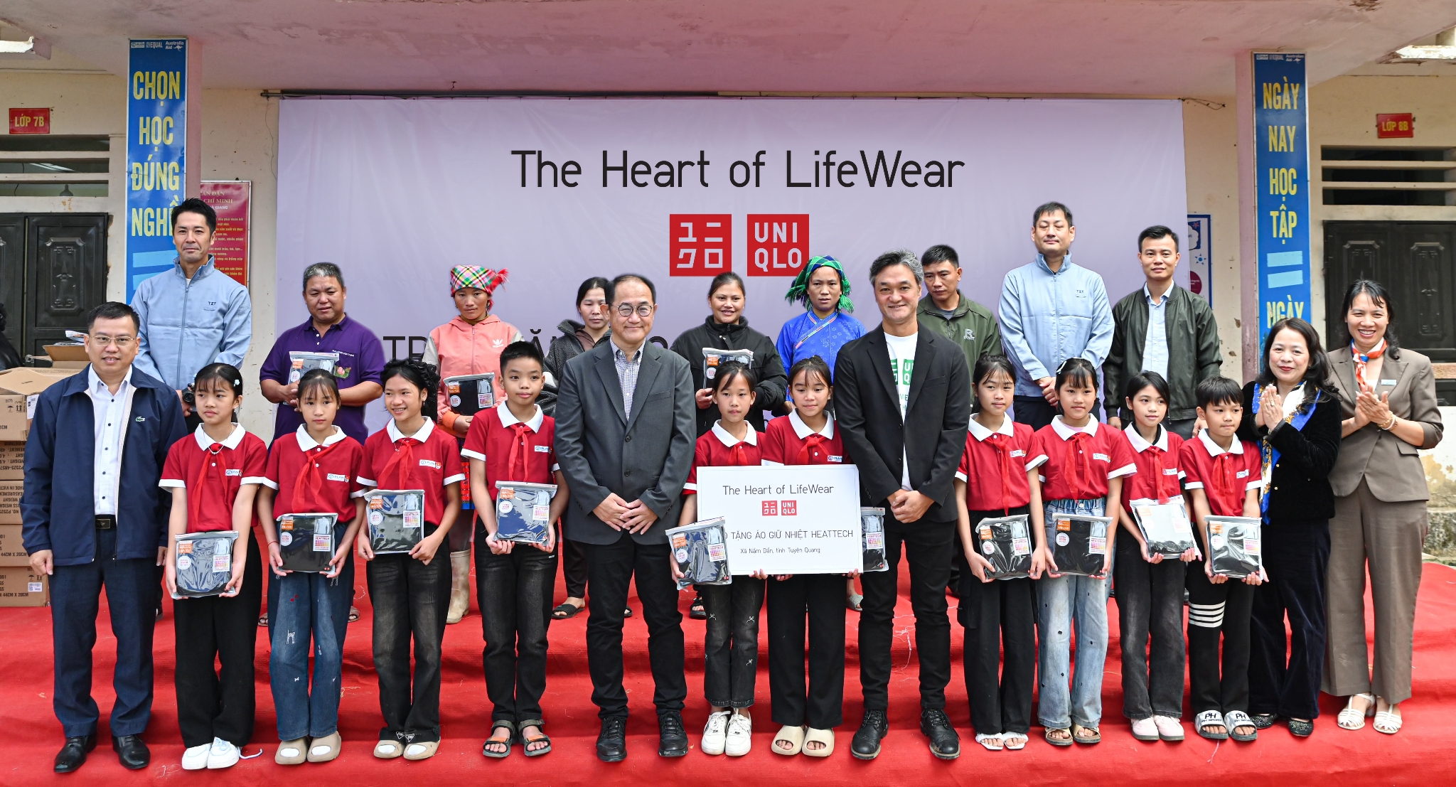 Tặng 10.000 trang phục giữ nhiệt cho người dân có hoàn cảnh khó khăn