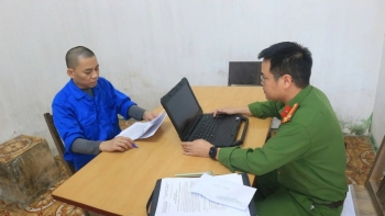 Lôi kéo 400 người 