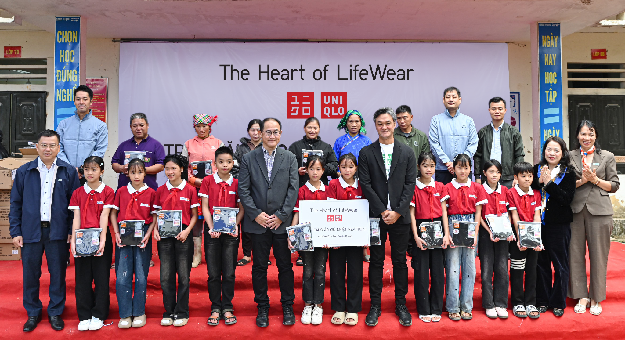 Tặng 10.000 trang phục giữ nhiệt cho người dân có hoàn cảnh khó khăn