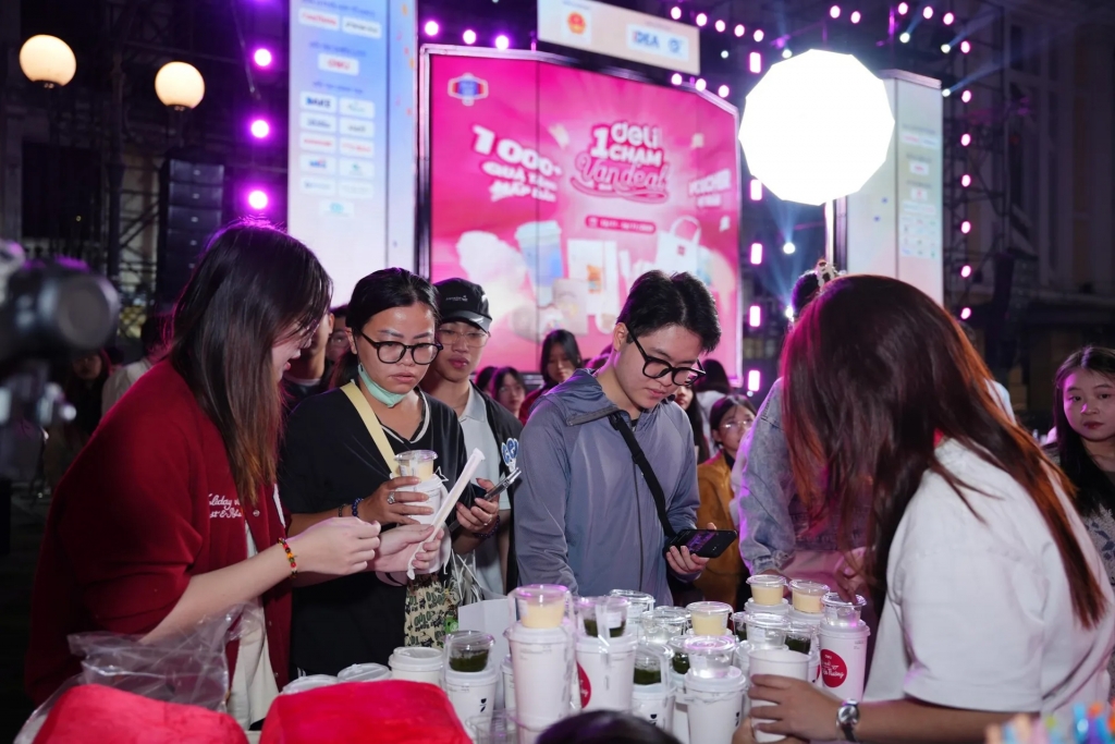 Bùng nổ xu hướng tiêu dùng số an toàn, minh bạch