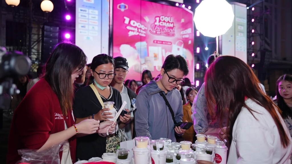 Bùng nổ xu hướng tiêu dùng số an toàn, minh bạch