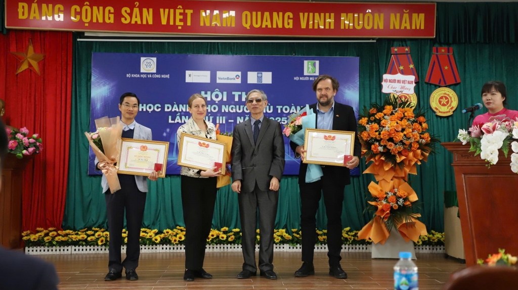 Trao cơ hội để người khiếm thị làm chủ công nghệ số