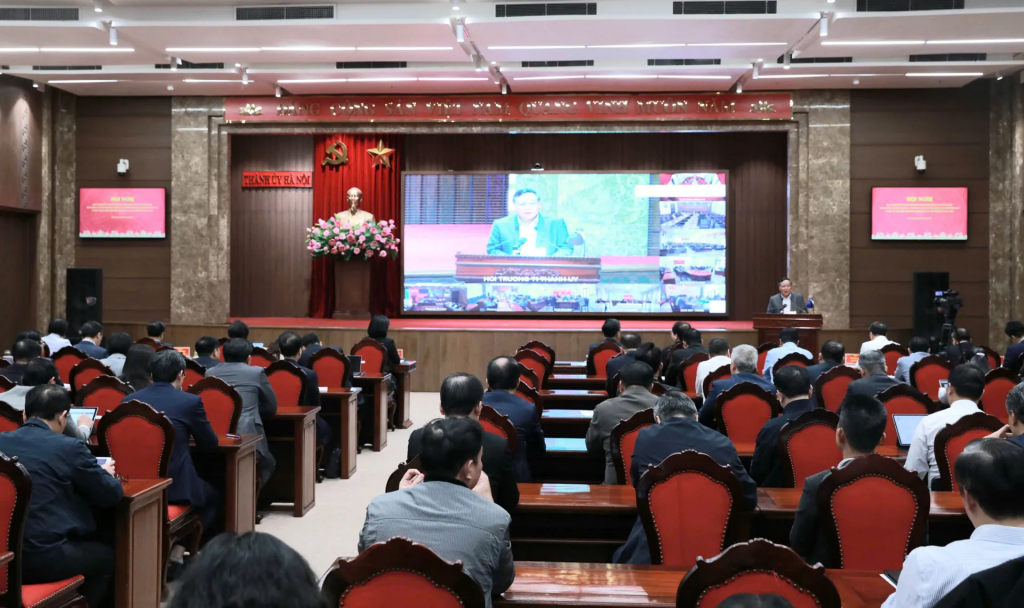 Quang cảnh hội nghị tại điểm cầu Thành uỷ Hà Nội. Quang cảnh hội nghị tại điểm cầu Thành uỷ Hà Nội.