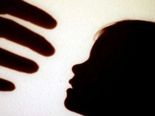 Lãnh 11 năm tù vì rủ bạn gái 13 tuổi vào nhà nghỉ trú mưa