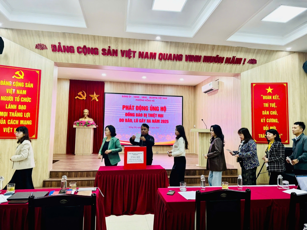 Phường Hồng Hà phát động ủng hộ đồng bào miền Trung, Tây Nguyên bị thiệt hại do bão lũ năm 2025 Phường Hồng Hà phát động ủng hộ đồng bào miền Trung, Tây Nguyên bị thiệt hại do bão lũ năm 2025