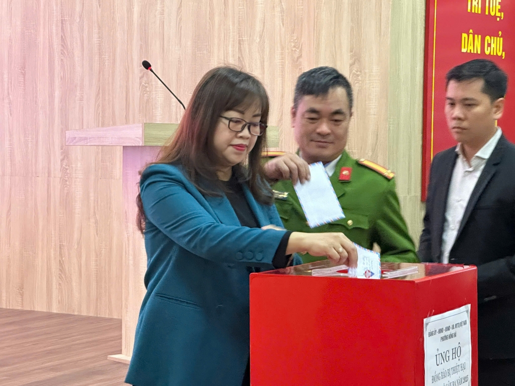 Phường Hồng Hà phát động ủng hộ đồng bào miền Trung, Tây Nguyên bị thiệt hại do bão lũ năm 2025 Phường Hồng Hà phát động ủng hộ đồng bào miền Trung, Tây Nguyên bị thiệt hại do bão lũ năm 2025