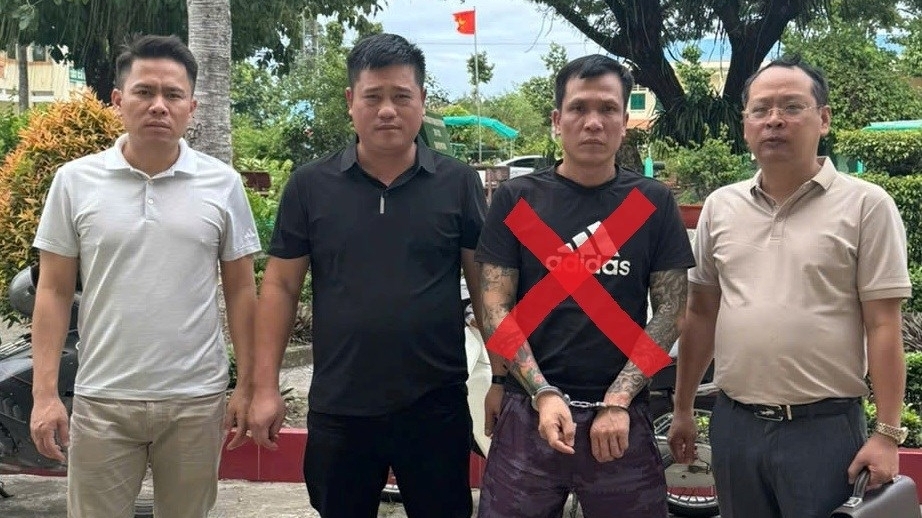 Bắt đối tượng truy nã đặc biệt nguy hiểm Trần Văn Quang