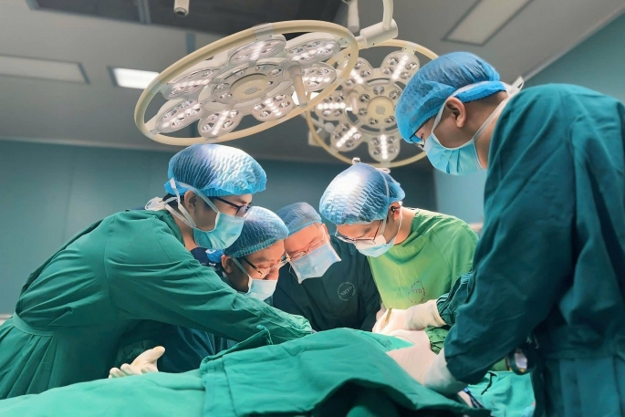 Phẫu thuật vi phẫu thần kinh giúp người trẻ tìm lại chức năng cánh tay sau chấn thương