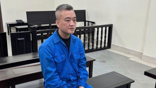 Lĩnh 14 năm tù vì tham ô tiền của công ty