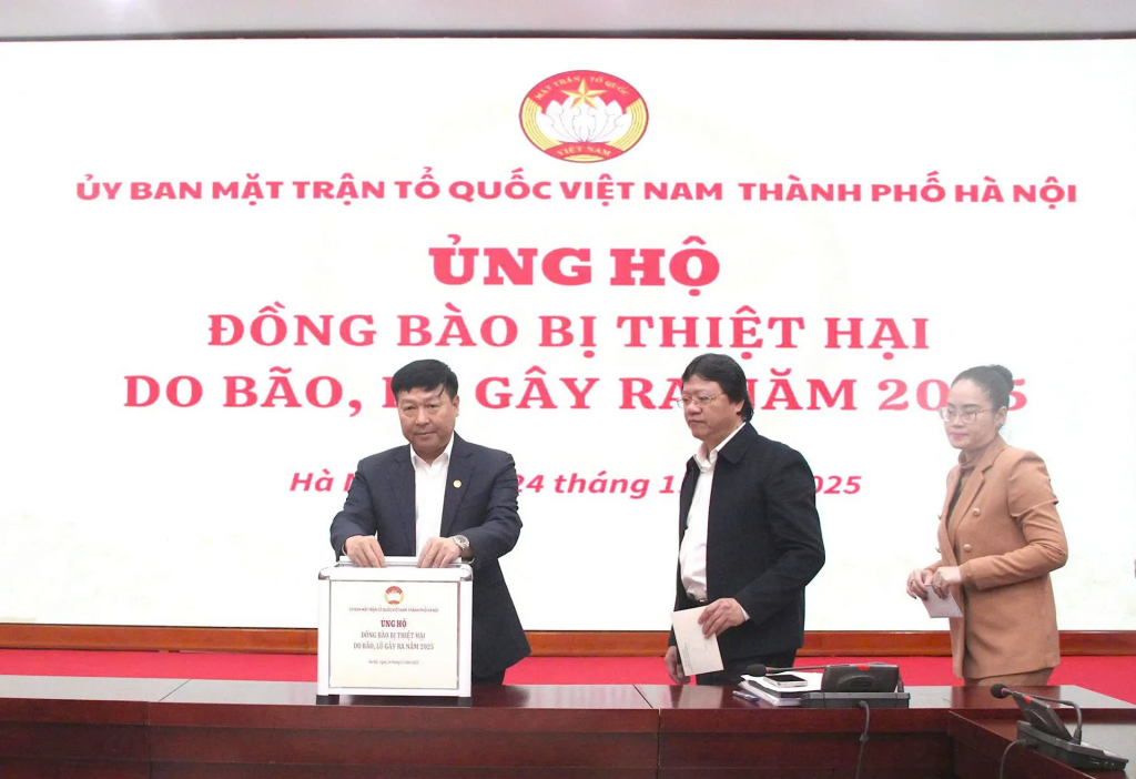 Lãnh đạo, cán bộ, công chức, viên chức, người lao động Cơ quan Ủy ban Mặt trận Tổ quốc Việt Nam TP Hà Nội ủng hộ đồng bào bị thiệt hại do bão, lũ gây ra năm 2025 Lãnh đạo, cán bộ, công chức, viên chức, người lao động Cơ quan Ủy ban Mặt trận Tổ quốc Việt Nam TP Hà Nội ủng hộ đồng bào bị thiệt hại do bão, lũ gây ra năm 2025