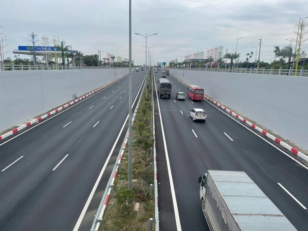 Hầm chui tại nút giao Phú Thứ trên tuyến cao tốc Cầu Giẽ - Ninh Bình. Ảnh Nguyễn Đăng.