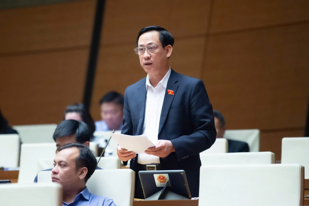 Đại biểu Quốc hội Mai Văn Hải (Đoàn đại biểu Quốc hội tỉnh Thanh Hóa) cho biết chi ngân sách nhà nước dành cho báo chí còn rất thấp, trong khi nhiều cơ quan báo chí đang gặp khó khăn lớn về tài chính do doanh thu quảng cáo giảm mạnh. Ảnh: Quochoi.vn