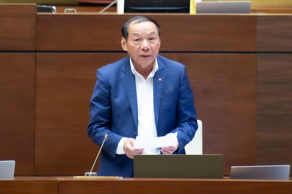 Theo Theo Bộ trưởng Bộ Văn hóa, Thể thao và Du lịch Nguyễn Văn Hùng, nhiều đại biểu đề xuất xem xét thêm điều kiện để báo chí địa phương được phát triển bền vững, tránh tình trạng xin - cho trong thành lập cơ quan báo chí mới. Ảnh: Quochoi.vn Theo Theo Bộ trưởng Bộ Văn hóa, Thể thao và Du lịch Nguyễn Văn Hùng, nhiều đại biểu đề xuất xem xét thêm điều kiện để báo chí địa phương được phát triển bền vững, tránh tình trạng xin - cho trong thành lập cơ quan báo chí mới. Ảnh: Quochoi.vn