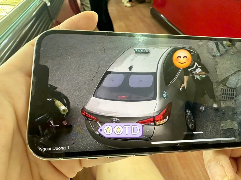 Hình ảnh camera ghi lại K. bỏ nhà và làm theo chỉ dẫn của các đối tượng lừa đảo