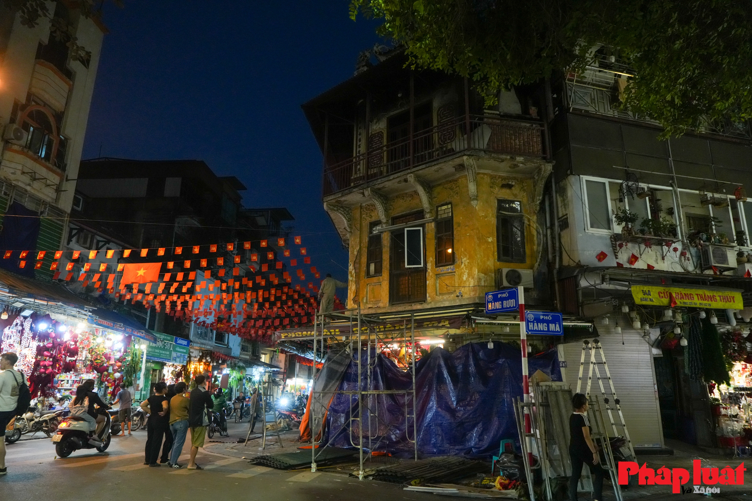 Phố Hàng Mã đổi diện mạo sau chỉnh trang trật tự đô thị