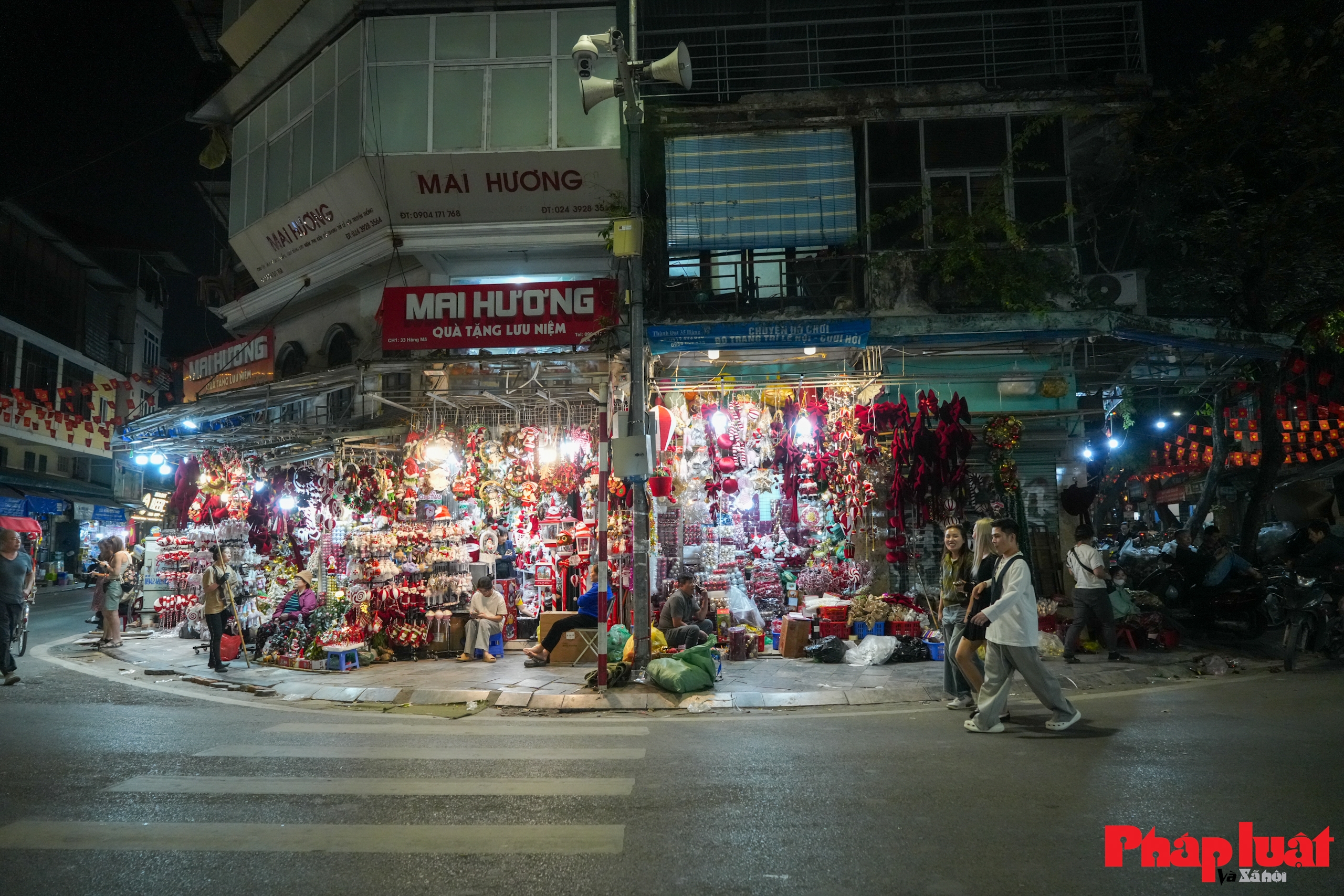 Phố Hàng Mã đổi diện mạo sau chỉnh trang trật tự đô thị