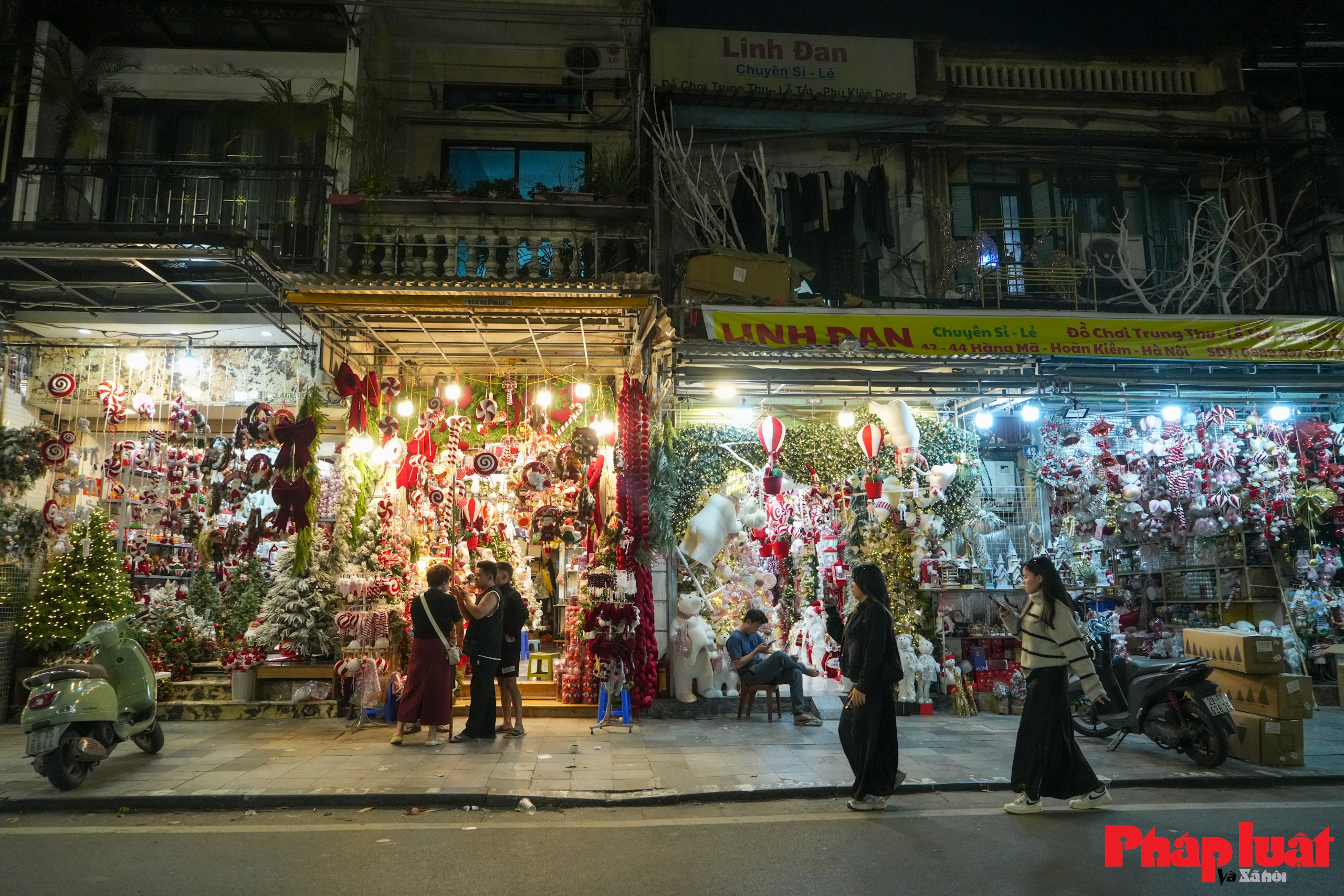 Phố Hàng Mã đổi diện mạo sau chỉnh trang trật tự đô thị