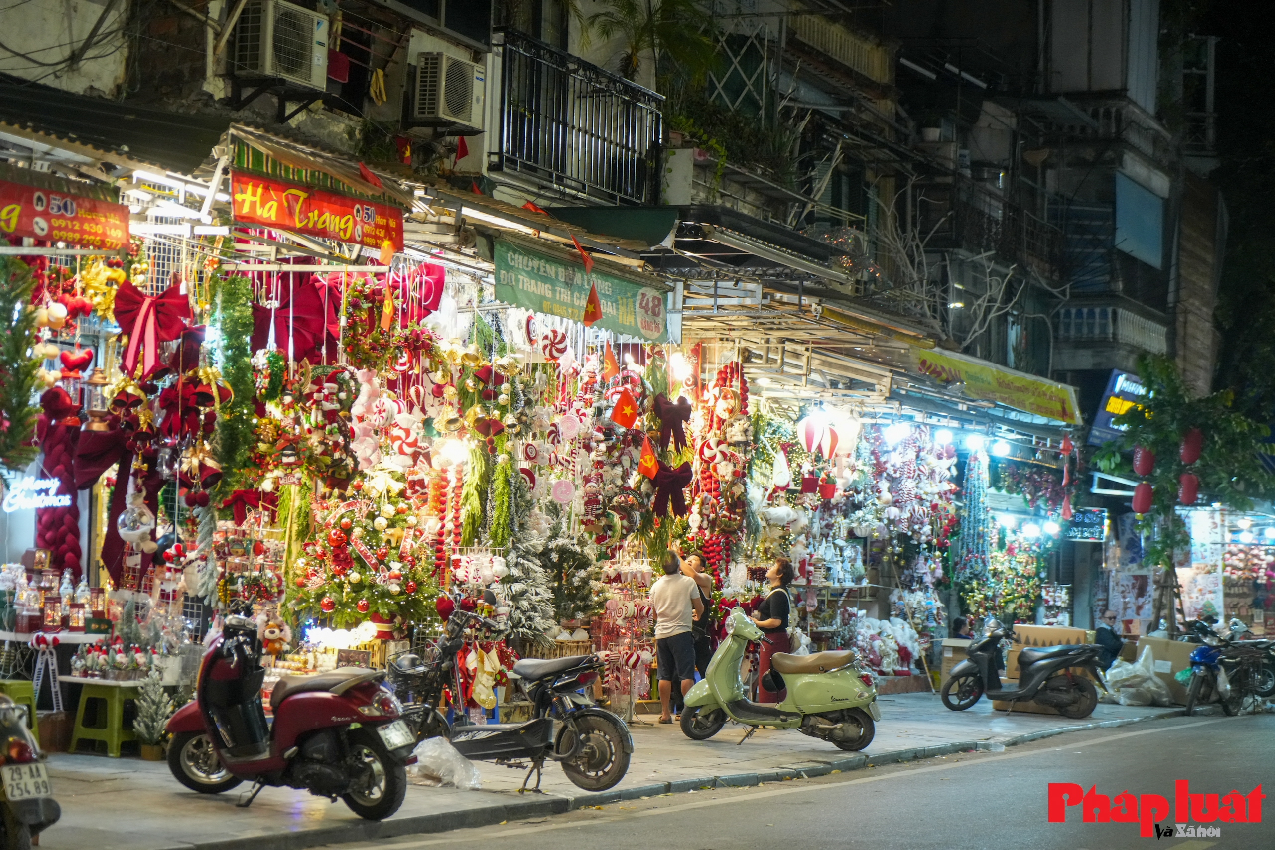 Phố Hàng Mã đổi diện mạo sau chỉnh trang trật tự đô thị