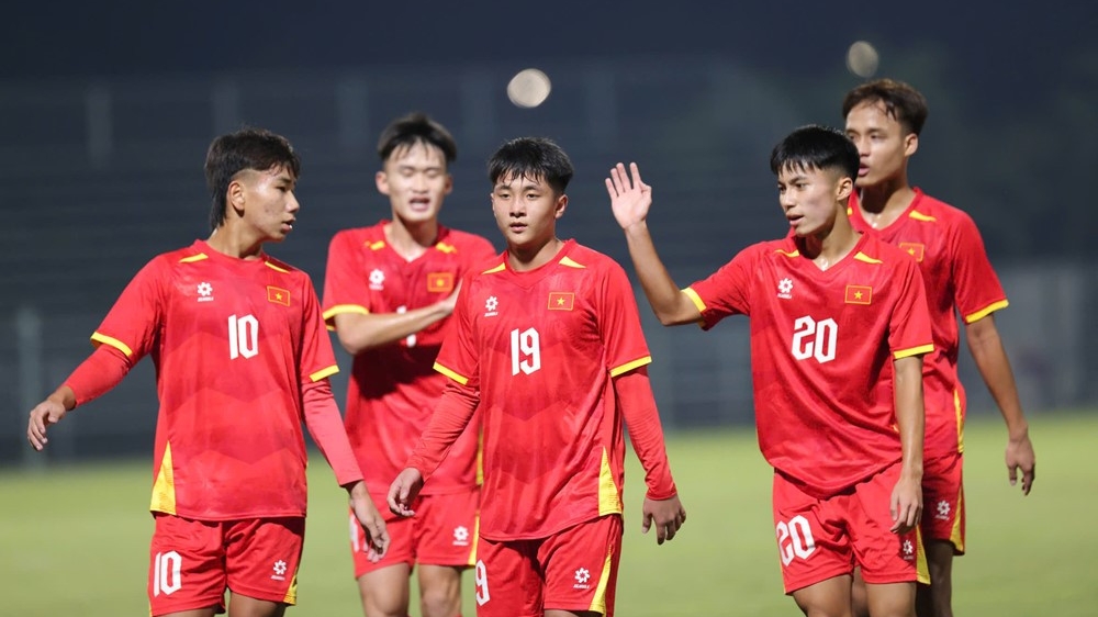 U17 Việt Nam thắng hủy diệt 14-0, chiếm ngôi đầu tại vòng loại U17 châu Á 2026