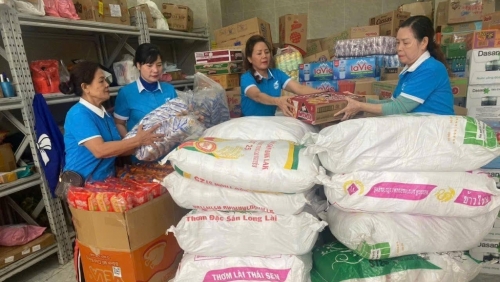 Nghĩa tình Hà Nội với đồng bào vùng bão lũ