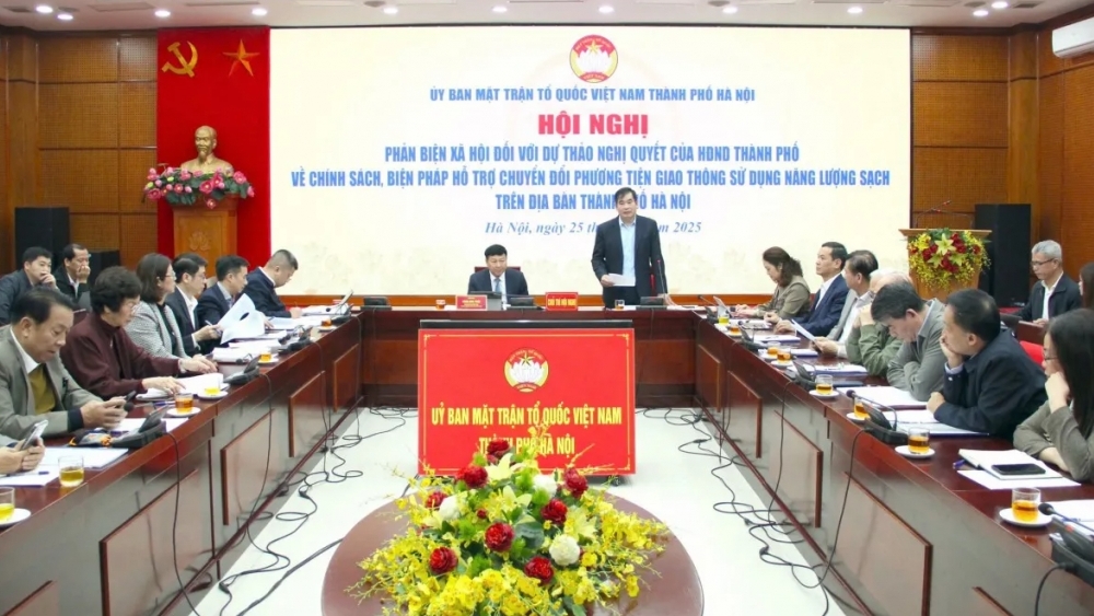 Hà Nội thúc đẩy giao thông xanh, giảm ô nhiễm khói bụi