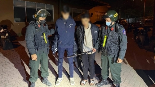Lực lượng 141 truy bắt nóng hàng loạt đối tượng tàng trữ vũ khí trong đêm