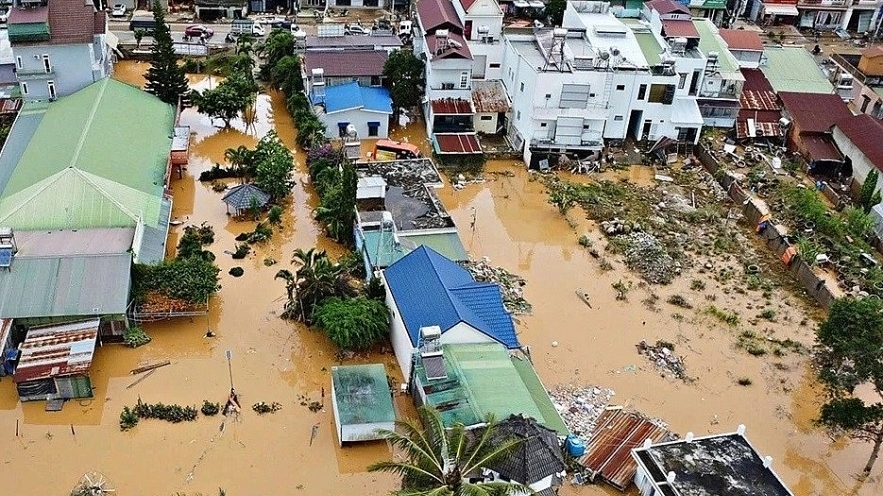 Khẩn trương chi trả bảo hiểm cho người dân, doanh nghiệp ảnh hưởng bởi lũ lụt