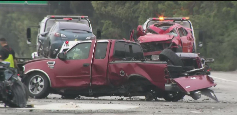 Hiện trường một vụ tai nạn giao thông ở Mỹ.