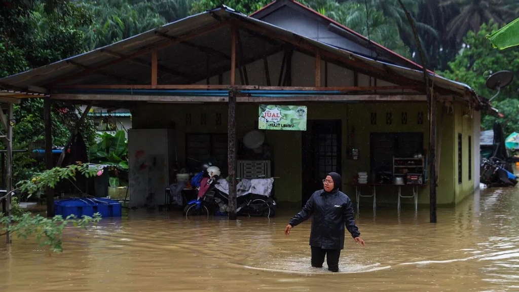 Malaysia chìm trong lũ lớn: hơn 19.000 người sơ tán, nhiều cơ sở y tế phải đóng cửa